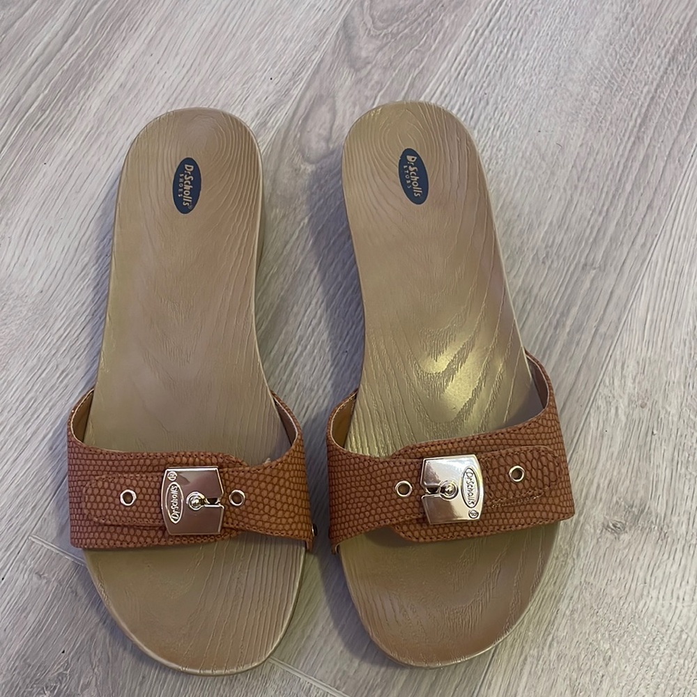 DR.scholls sandals never worn in perfect condition